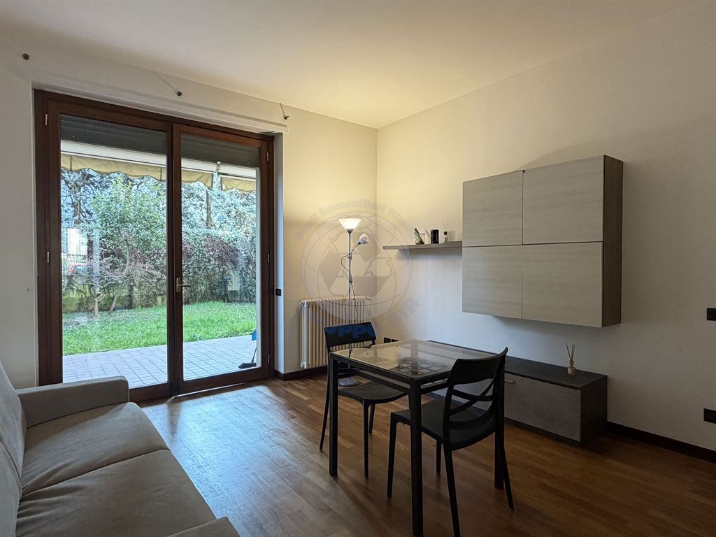 Monolocale con giardino privato – Via Magenta, quartiere San Carlo