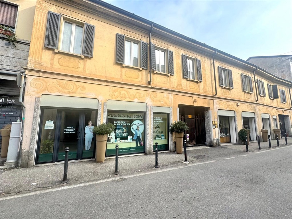 affittasi negozio/ufficio in Monza centro storico