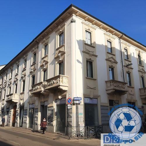 due locali con cucina abitabile  in residenza d'epoca